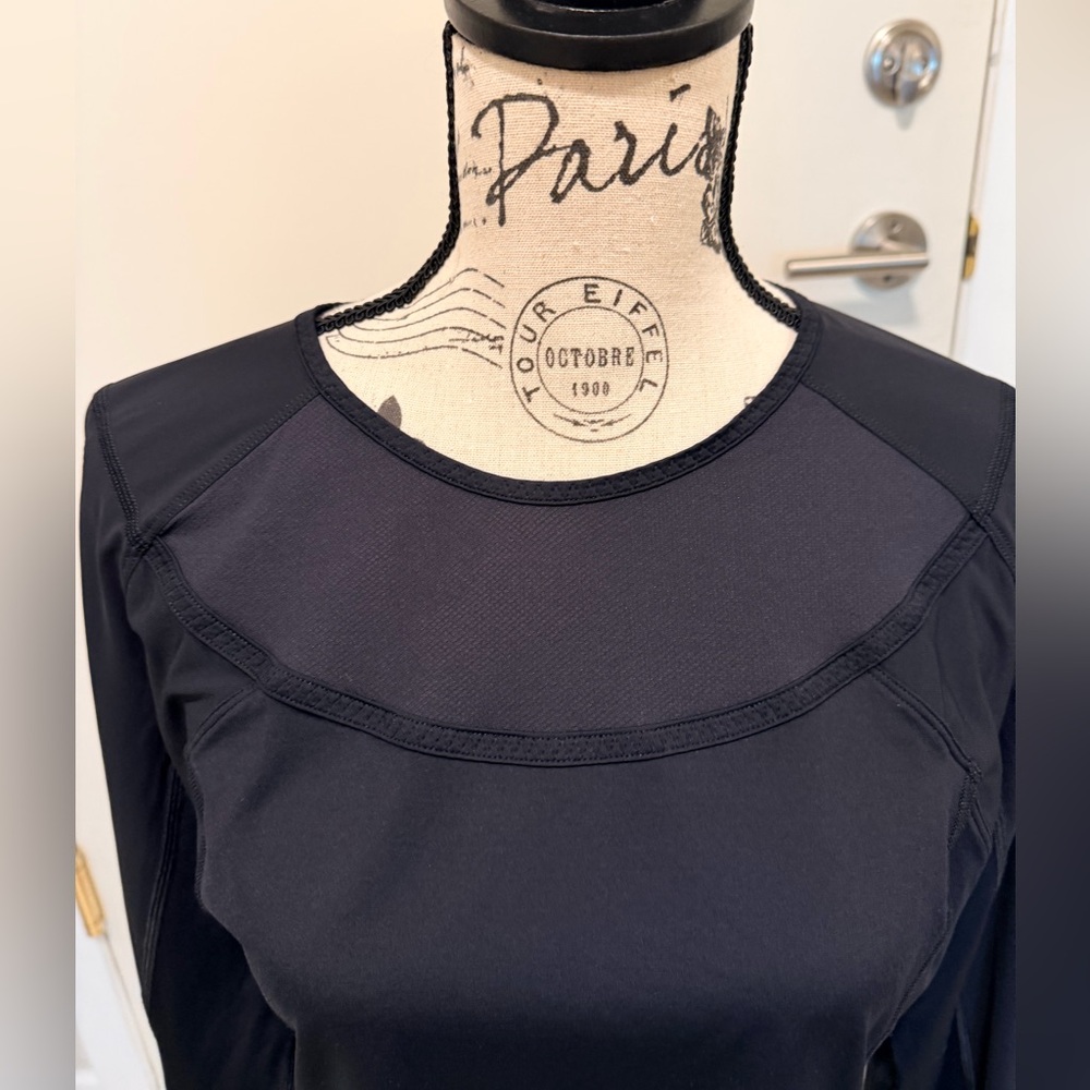lululemon athletica Black Long Sleeve Top ❤️ Mesh Inserts - NWOT - Picture 4 of 13